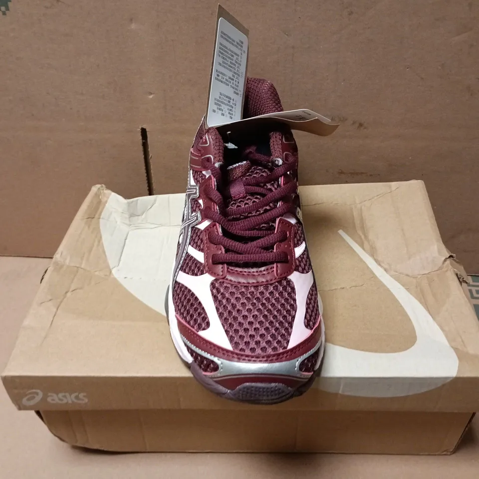 BOXED PAIR OF ASICS GEL CUMULUS 16 SHOES IN SUNSET RED - UK 7