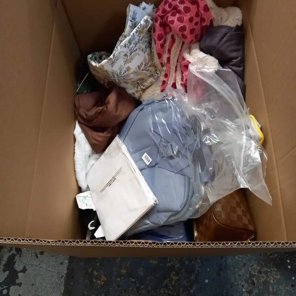 LARGE BOX OF APPROXIMATELY 20 ASSORTED HOUSEHOLD ITEMS TO INCLUDE: SLEEPING BAG LINERS, KARRIMOR CAMPING PILLOW, WEED MEMBRANE