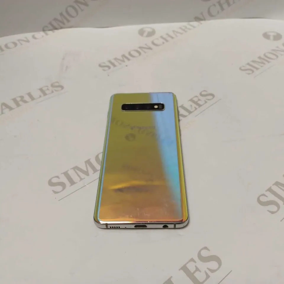 SAMSUNG GALAXY S10