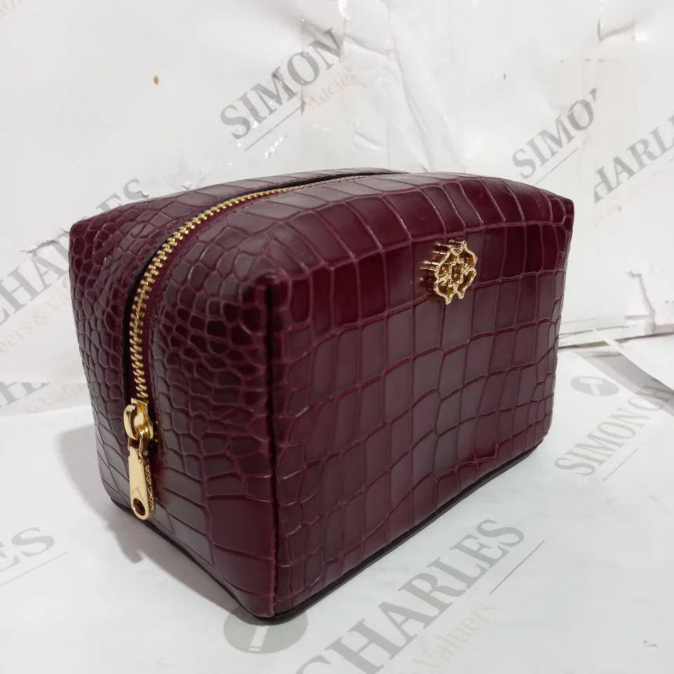 RADLEY LONDON THOMAS ROAD MEDIUM ZIP TOP LEATHER POUCH IN BURGUNDY 