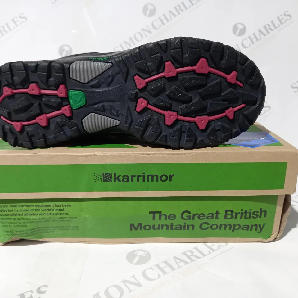 BOXED PAIR OF KARRIMOR MOUNT LOW SHOES IN BLACK/PINK UK SIZE 5.5