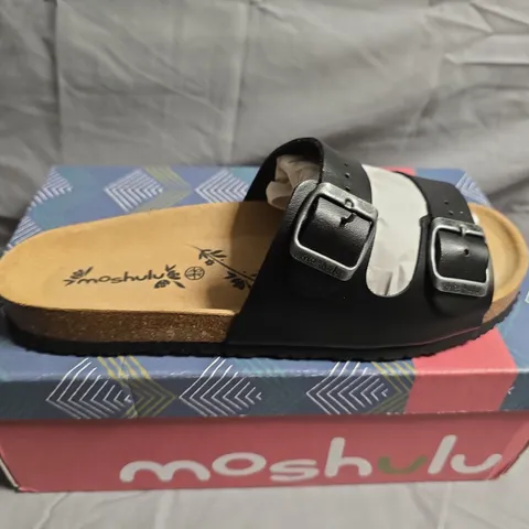 BOXED PAIR OF MOSHULU DANUBE SANDALS - UK SIZE6.5