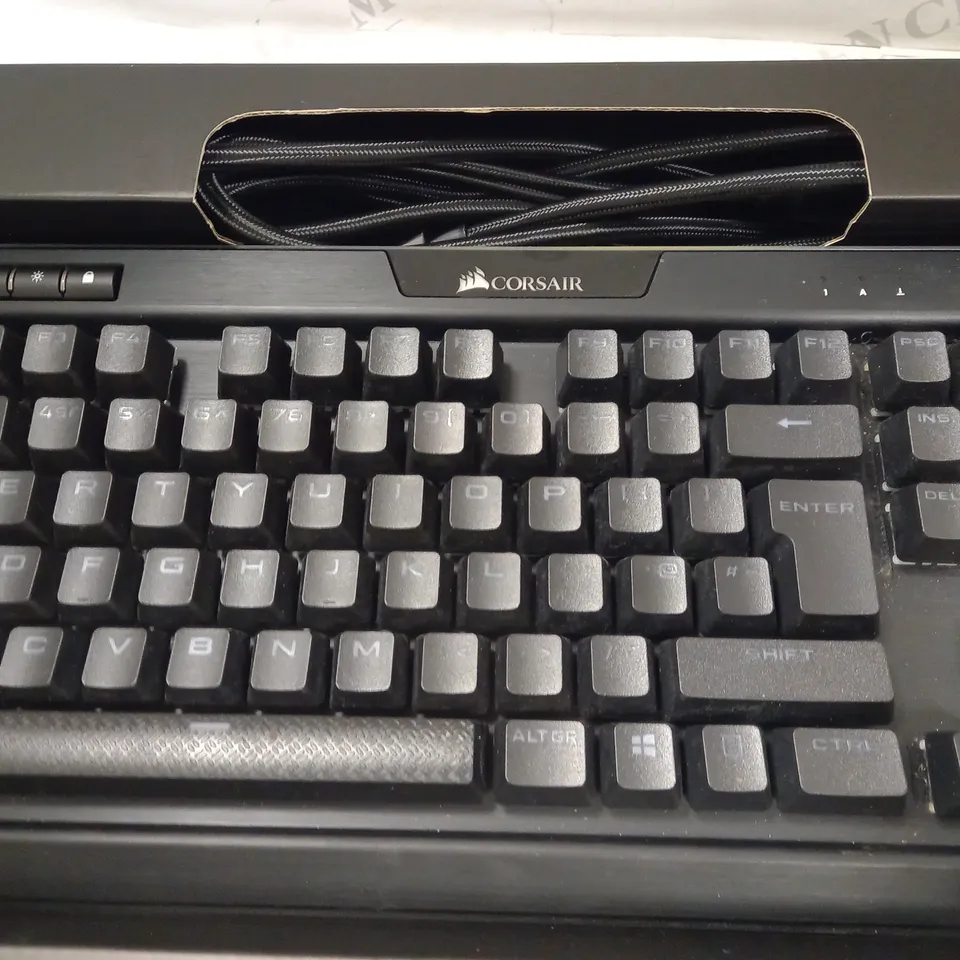 CORSAIR K95 PLATINUM XT RGB MECHANICAL GAMING KEYBOARD