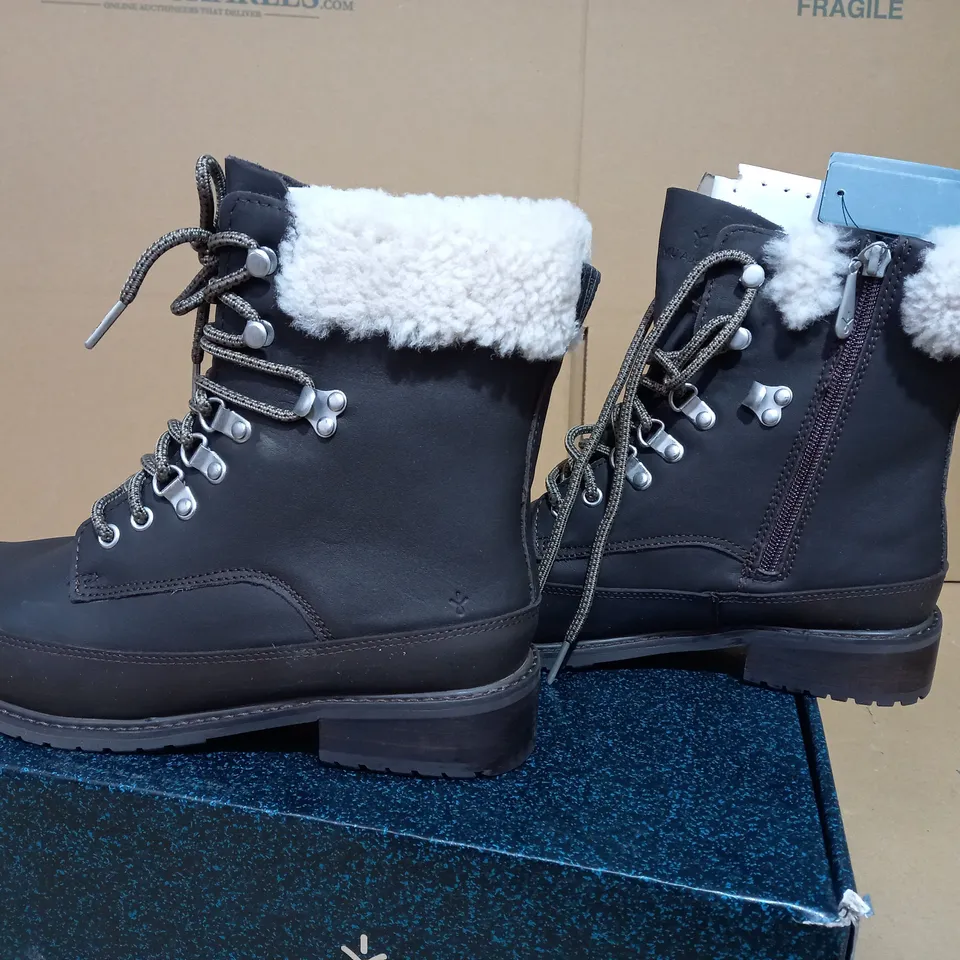 EMU OKAB WATERPROOF BOOTS ESPRESSO COLOUR SIZE 7