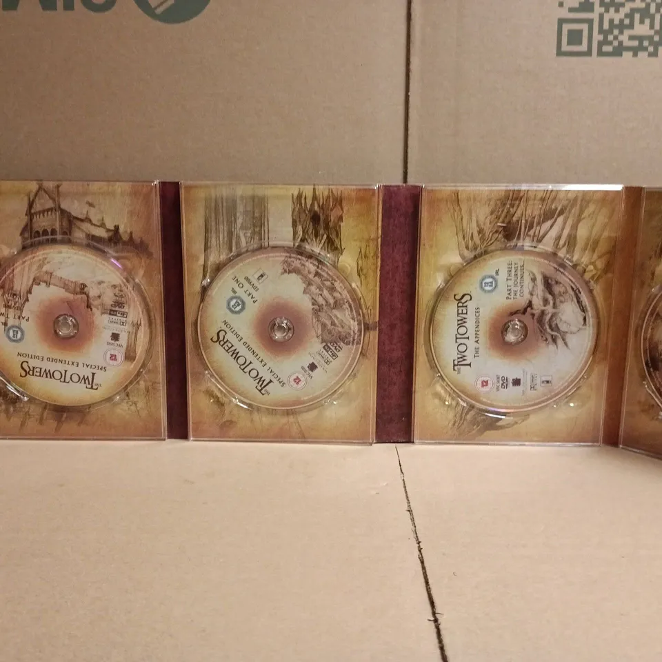 THE LORD OF THE RINGS THE TWO TOWERS SPECIAL EXTENDED DVD EDITION