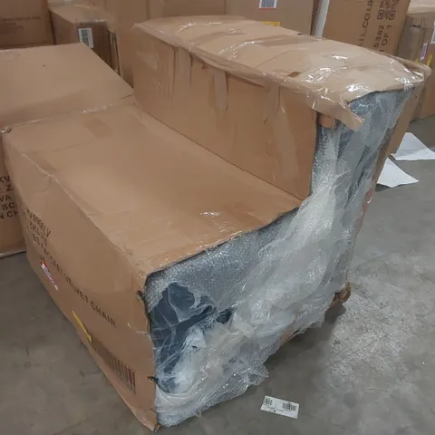 BOXED GHITA QUILTED ACCENT VELVET WINGBACK CHAIR - BLUE