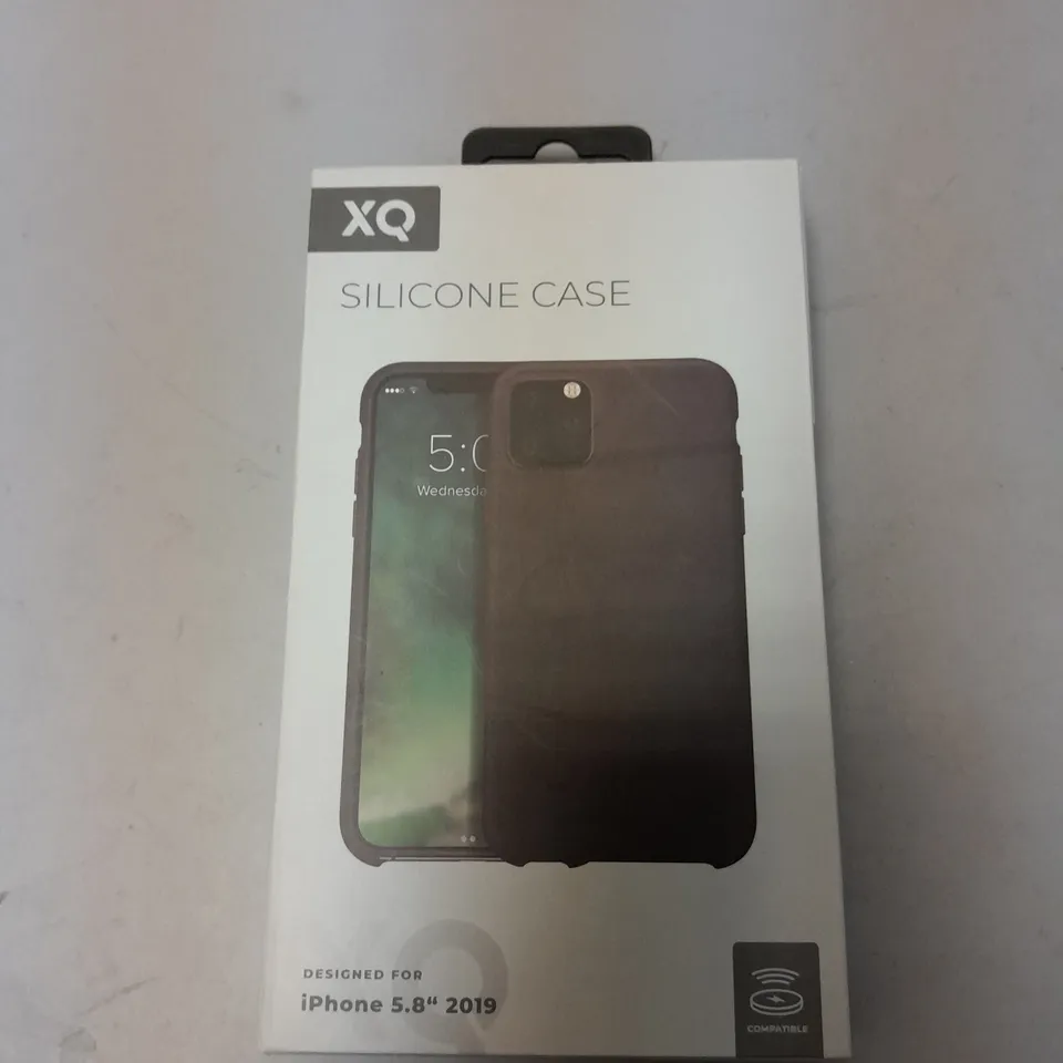 APPROXIMATELY 50 BRAND NEW BOXED XQ SILICONEFOR IPHONE 5.8" 2019 MODEL 