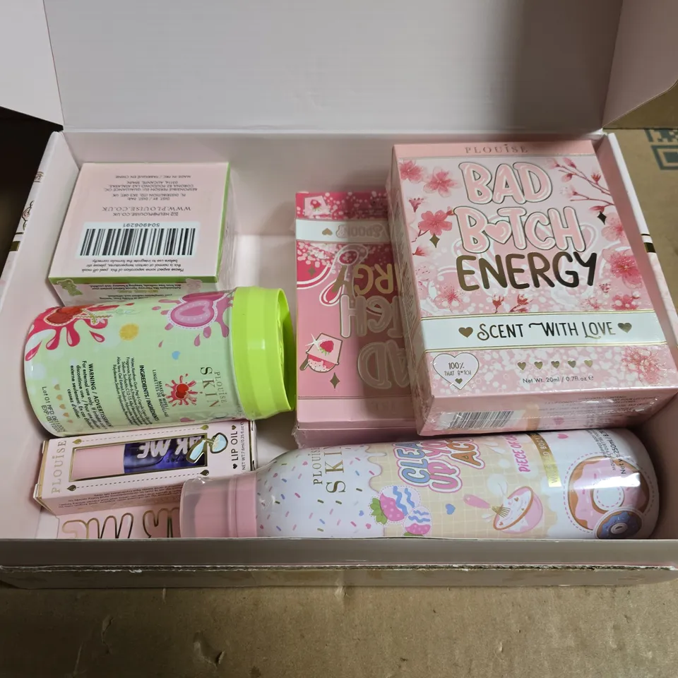 BOXED P.LOUISE MEDIUM BEAUTY GIFT SET 
