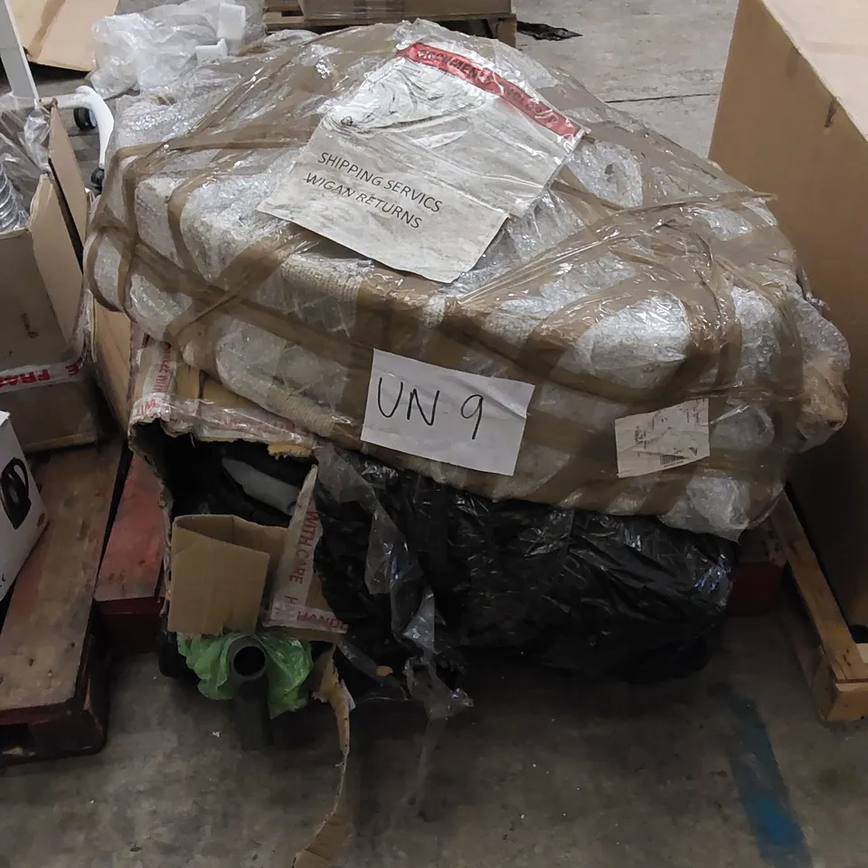 PALLET CONTAINING HANGING GARDEN CHAIR PARTS 
