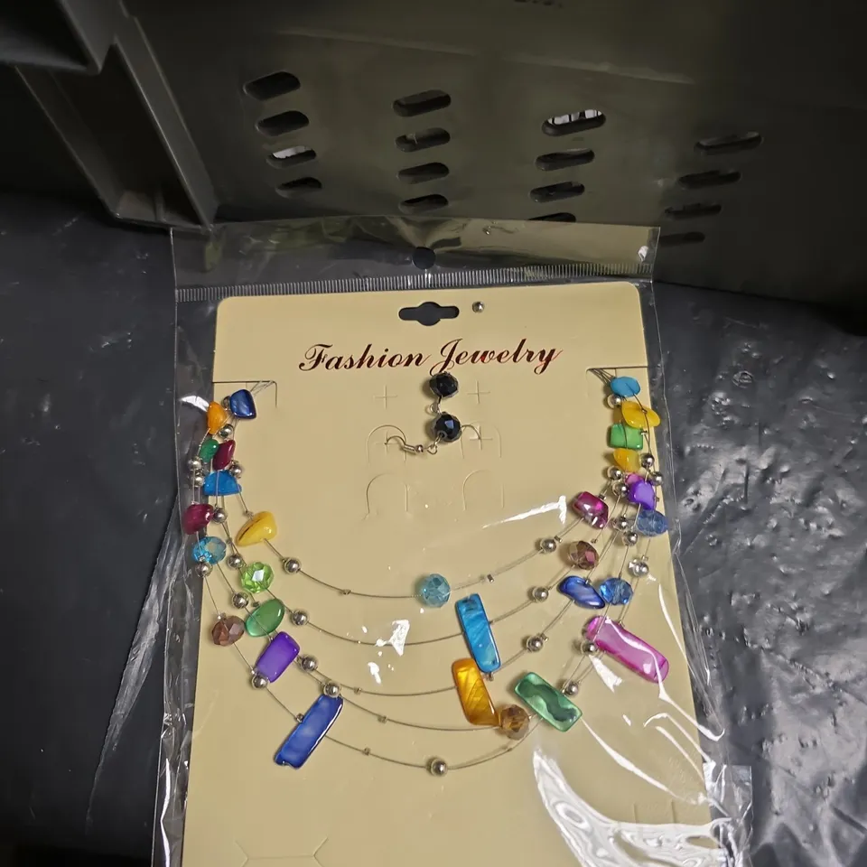 ASSORTED FASHION JEWELRY & WATCH ACCESSORIES SET – NECKLACE, BRACELET & SMART WATCH PACKAGING