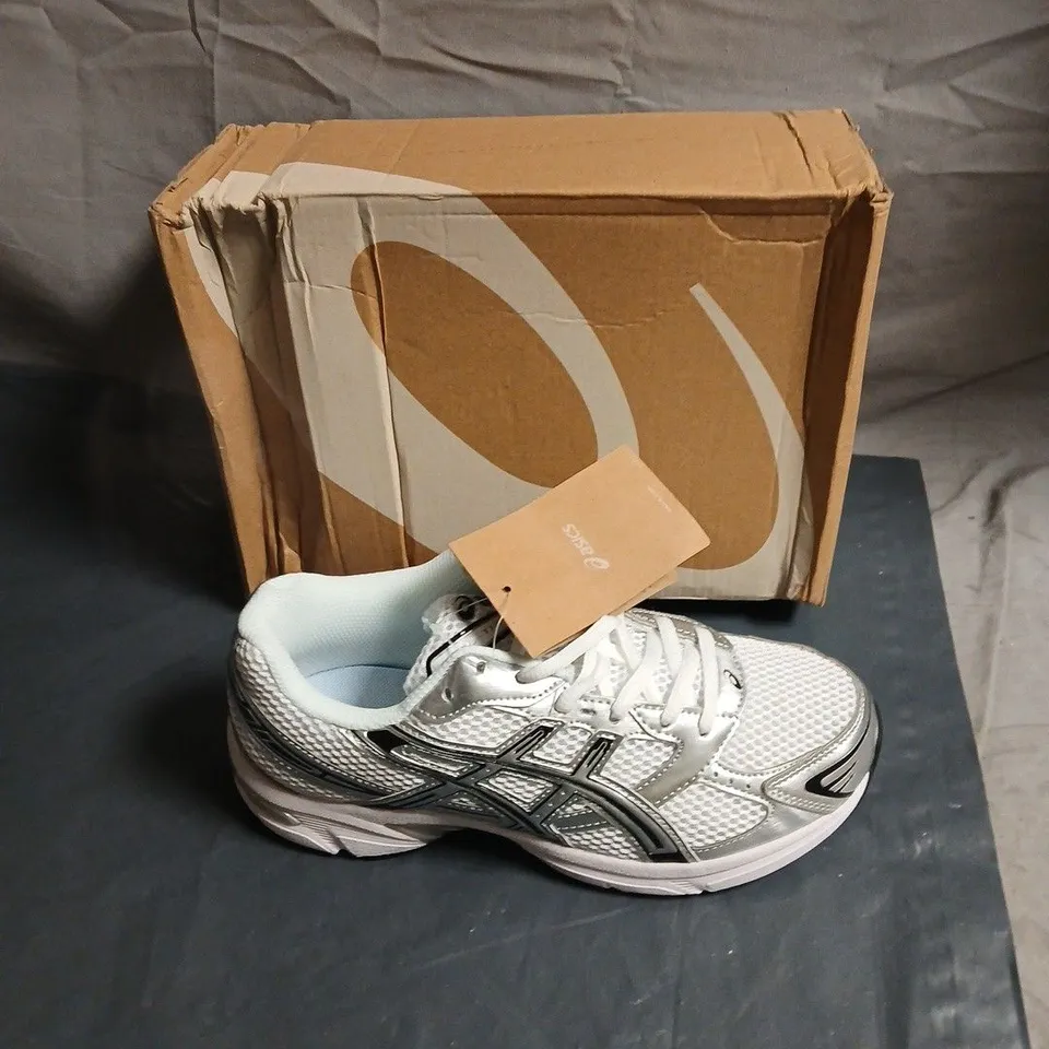 ASICS RUNNING SHOES – WHITE AND GREY, MESH UPPER, WITH TAG - UK 6