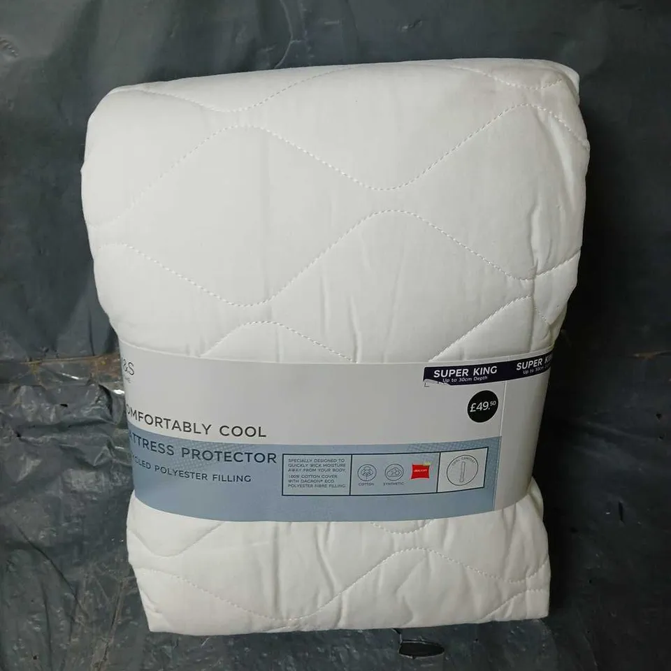 M&S COMFORTABLY COOL MATTRESS PROTECTOR - SUPER KING