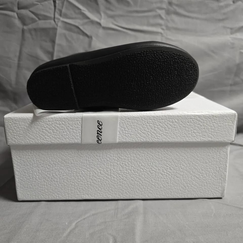 BOXED PAIR OF AGE OF INNOCENCE KIDS VIVIAN BLACK SHOES SIZE EU 27