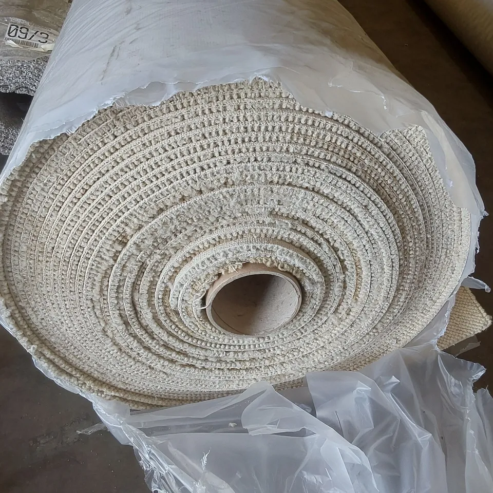 ROLL OF QUALITY BARLEY STYLE APPROXIMATELY 20.40M L X 5M W CARPET