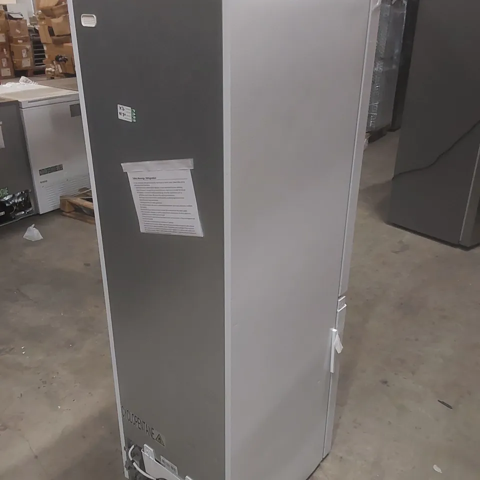 LOGIK LFC50W23 60/40 FRIDGE FREEZER - WHITE