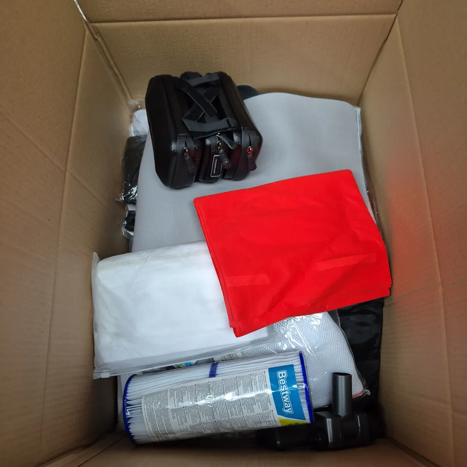 BOX OF ASSORTED HOUSEHOLD ITEMS INCLUDING BESTWAY FILTER CARTRIDGE – POUCH, CLEANING CLOTH & CLEANING SUPPLIES