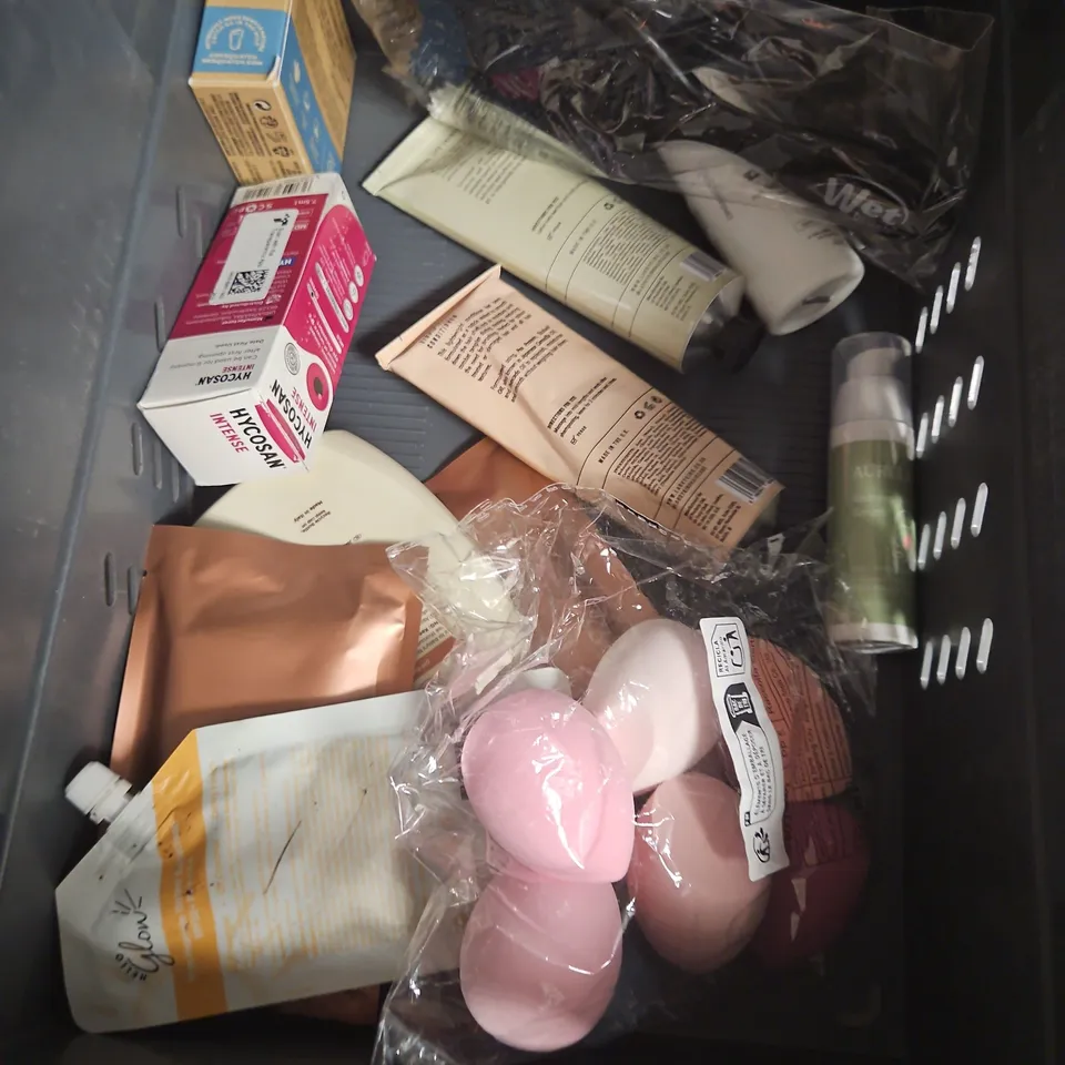 APPROXIMATEY 20 ASSORTED HEALTH AND BEAUTY PRODUCTS TO INCLUDE - BYOMA CREAMY JELLY CLEANSER - ANUA RICE 70 + CERAMIDE GLOW MILKY TONER - THISWORKS SLEEP PLUS PILLOW SPRAY - ETC