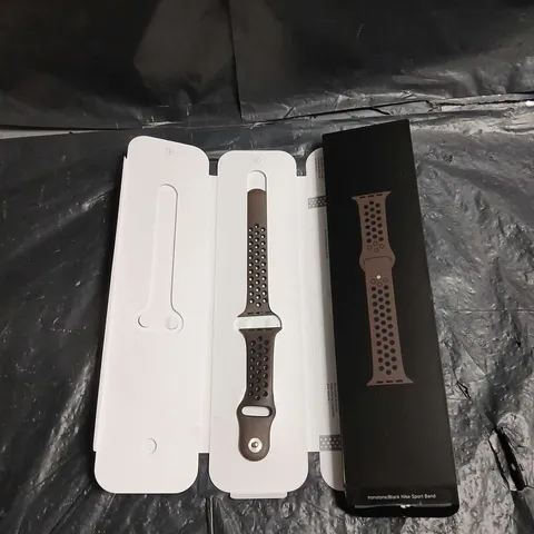 APPLE WATCH 44MM IRONSTONE/BLACK NIKE SPORT BAND – BOXED