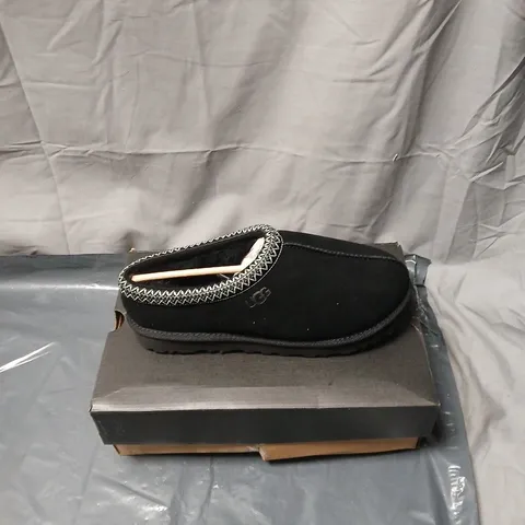 UGG BLACK SUEDE SLIPPERS WITH WHIPSTITCH TRIM UK SIZE 8