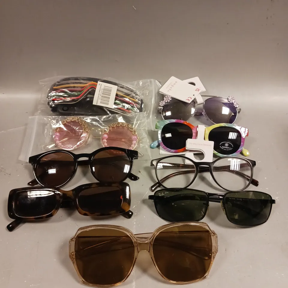 APPROXIMATELY 20 ASSORTED GLASSES/SUNGLASSES IN VARIOUS DESIGNS 