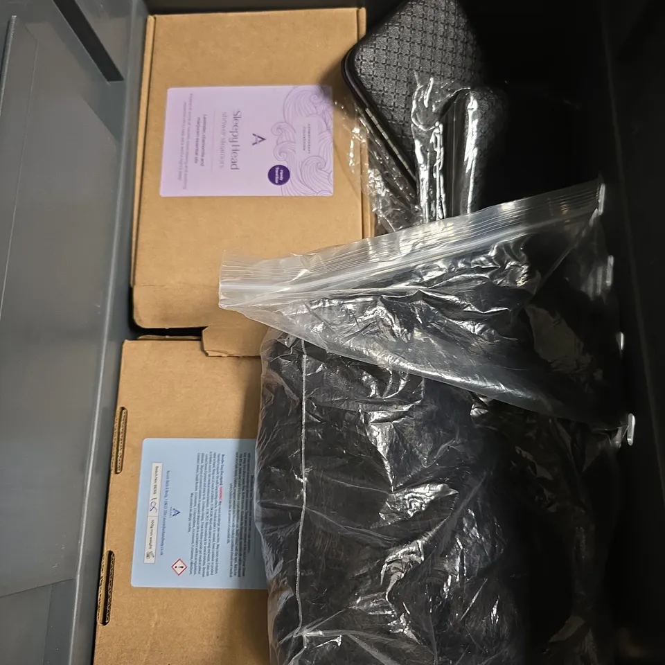 APPROXIMATEY 10 ASSORTED HEALTH AND BEAUTY PRODUCTS TO INCLUDE - PALMOLIVE SHOWER CREAM - FRAGRANCE MISTS AND NAIL CARE KITS