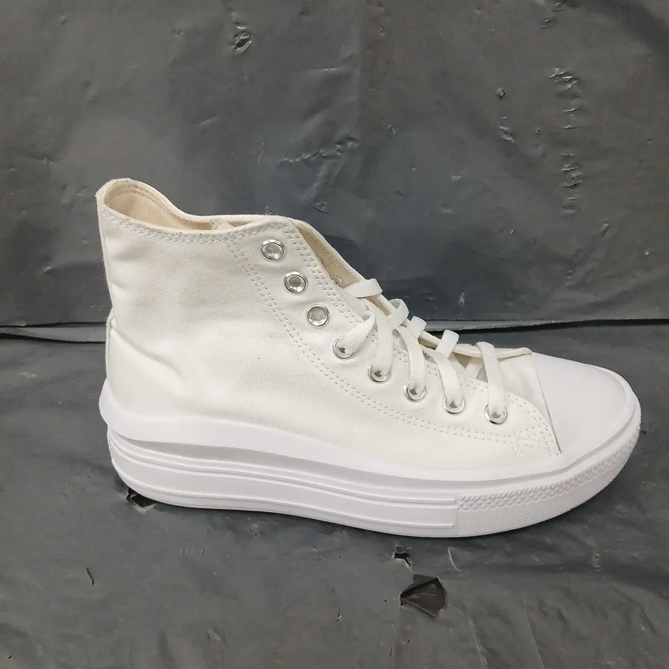 PAIR OF CONVERSE ALLSTAR TRAINERS IN WHITE - 7