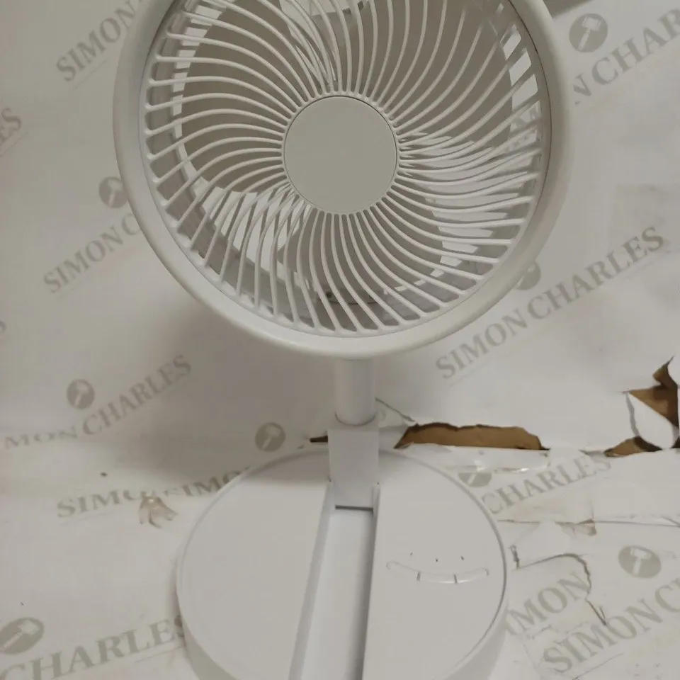 BELL & HOWELL RECHARGEABLE EXTENDABLE DESK & FLOOR FAN, WHITE