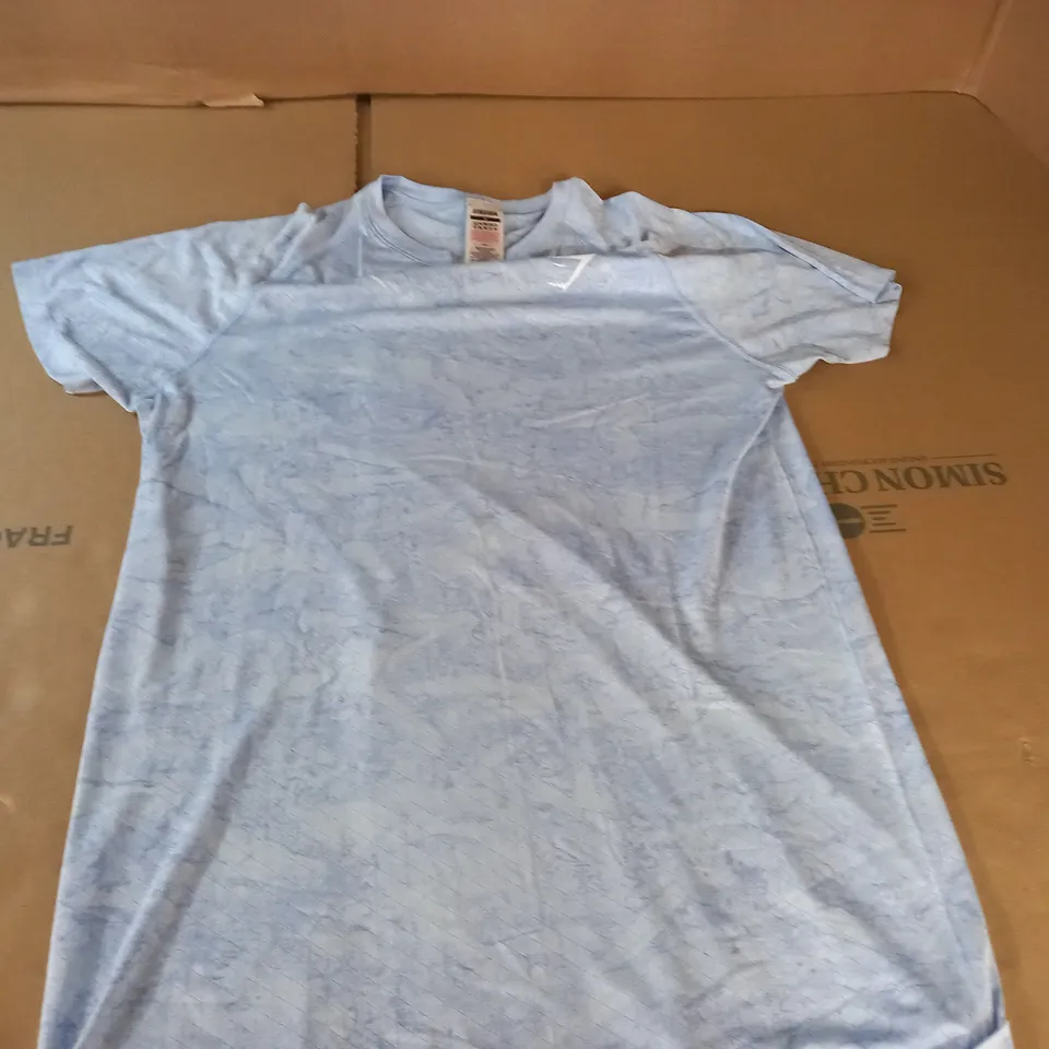 GYMSHARK LIGHT BLUE T-SHIRT - M