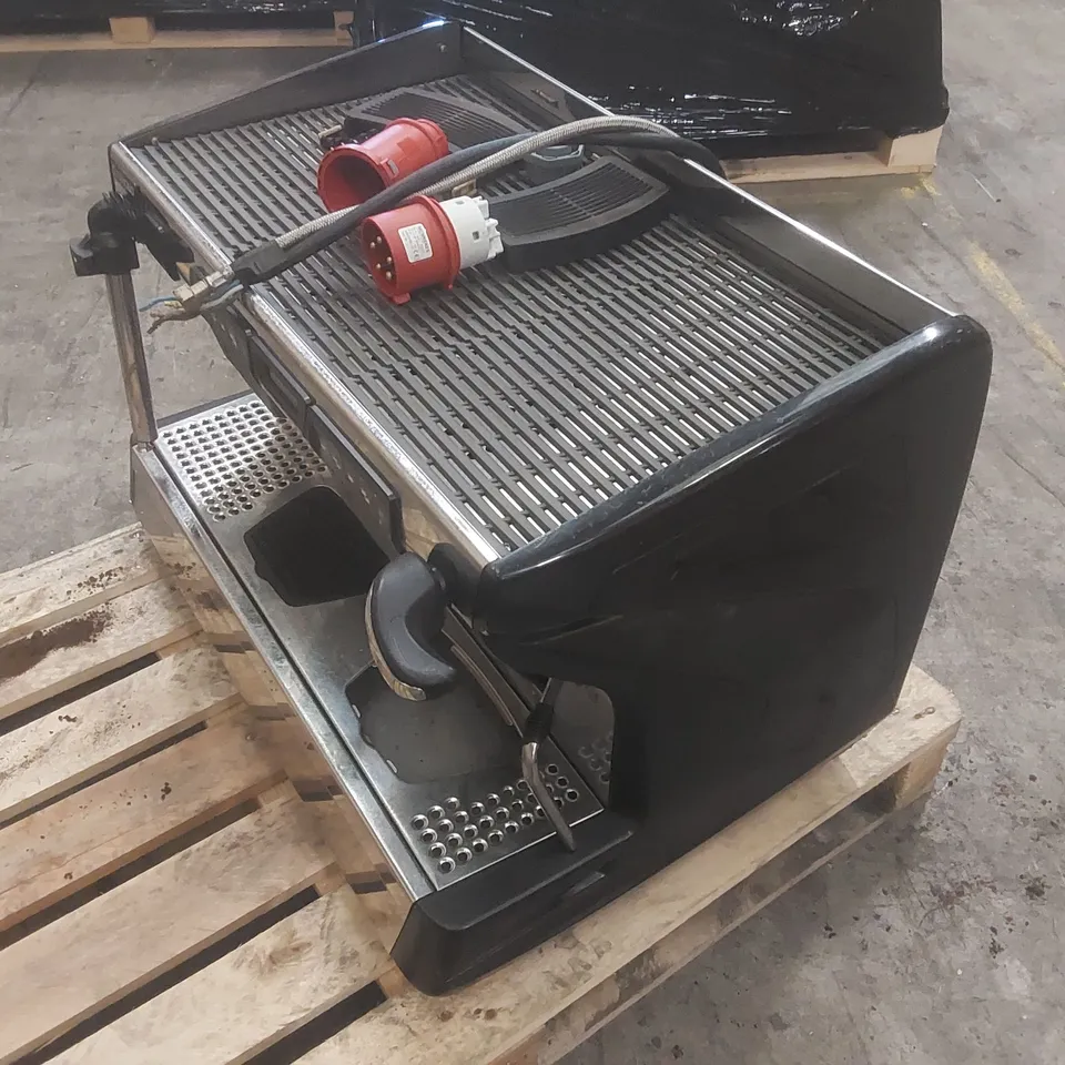 RANCILIO CLASSE 7 COMMERCIAL 2 GROUP COFFEE MACHINE