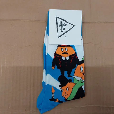 BOX OF APPROXIMATELY 360 PAIRS OF BRAND NEW BIER CO SOCKS (1 BOX)