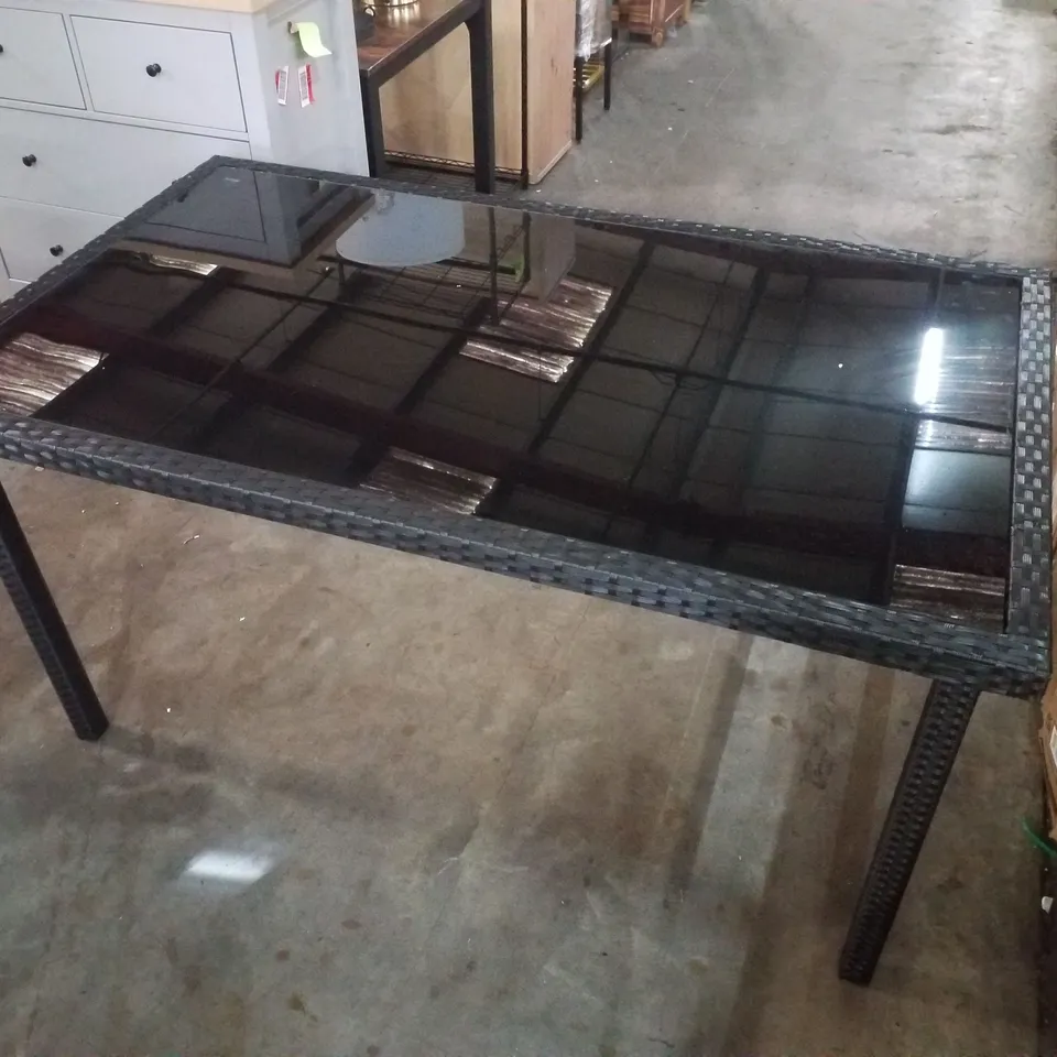 GLASS TOP RATTAN DINING TABLE 90×150CM