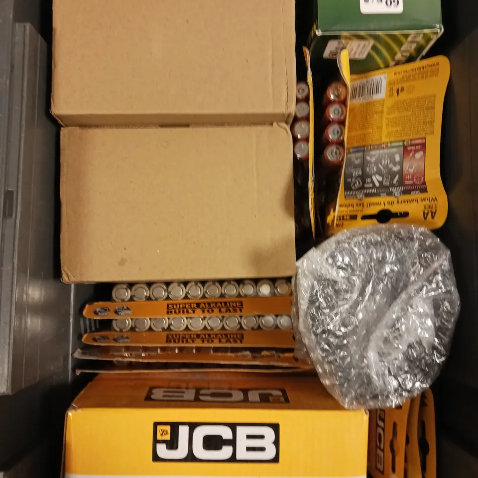 LARGE ASSORTMENT OF BATTERIES IN AA & 23A - COLLECTION ONLY 