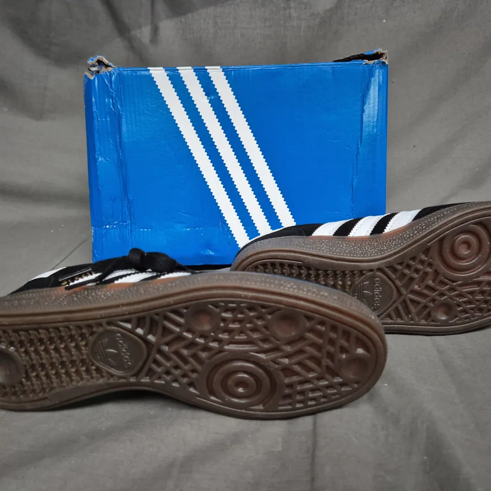 BOXED PAIR OF ADIDAS HANDBALL SPEZIAL BLACK UK 4.5 