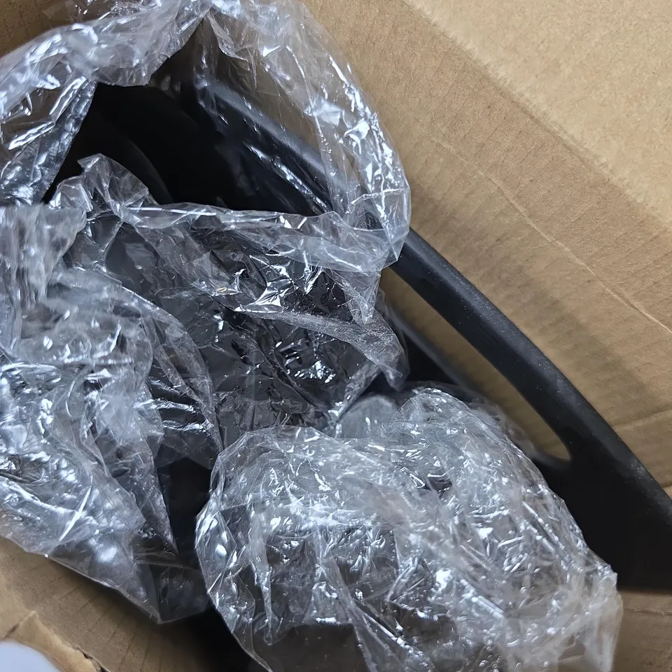 BOXED HEESEM KITCHENWARE SET - BLACK