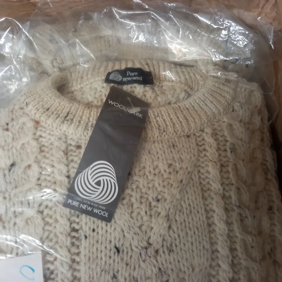 LOT OF APPROXIMATELY 10 AS NEW PURE NEW WOOL KNITTED CREW JUMPERS IN ECRU - ALL L