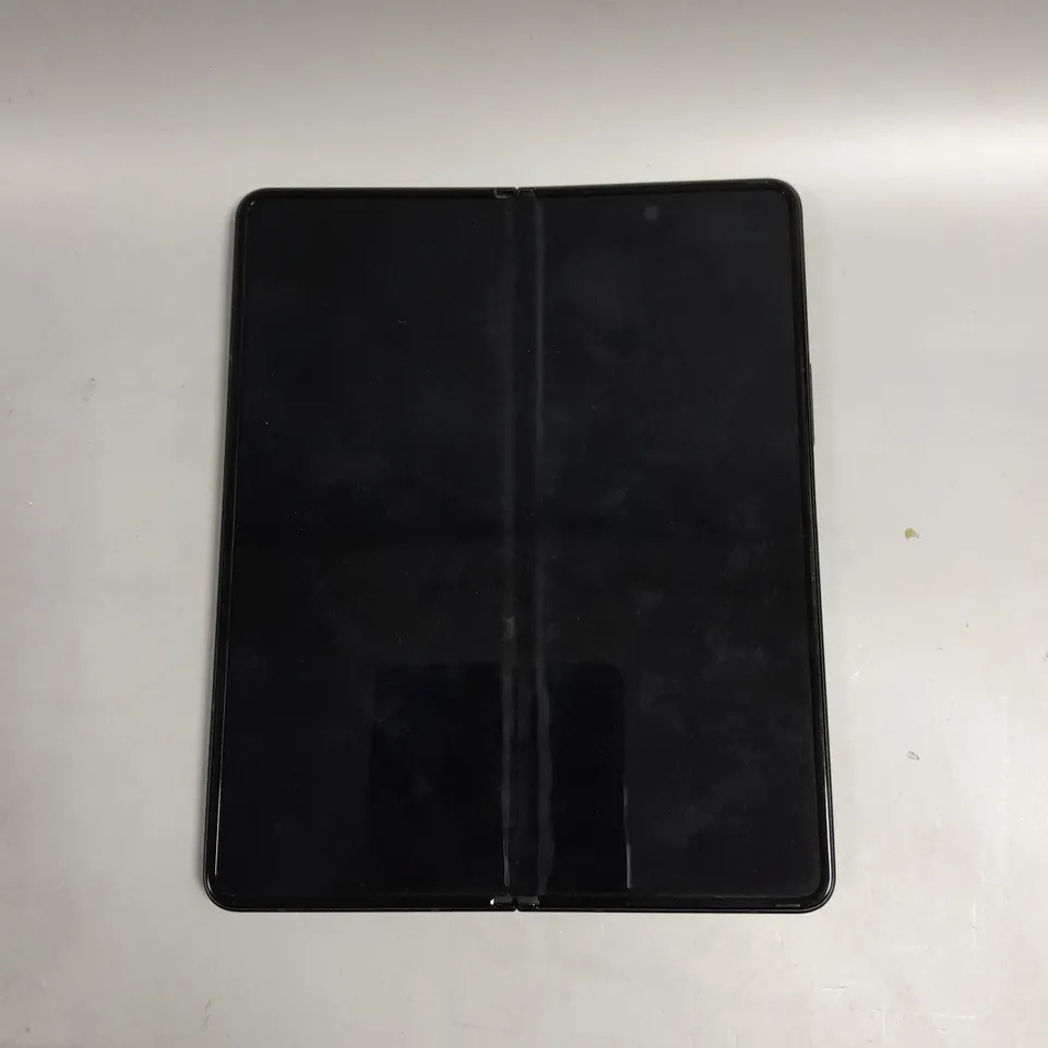 SAMSUNG GALAXY Z FOLD3