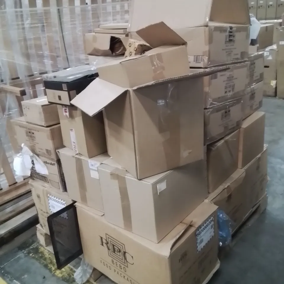 PALLET OF CATERING SUPPLIES TO INCLUDE;GLASSES,PLATES,TEA STANDS,CUPS,WOOD PLATTERS