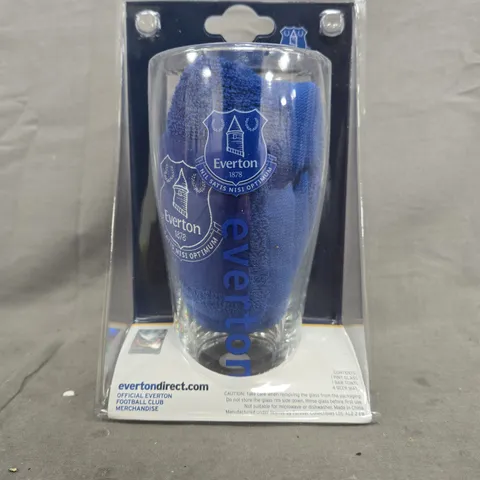 EVERTON FOOTBALL CLUB MINI BAR SET (PINT GLASS, BAR TOWEL, AND MATS)