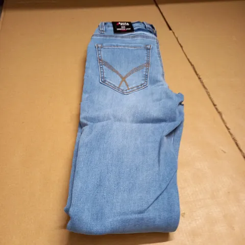 PAIR OF RANT AND RAVE 8/26R CROPPED SKINNY JEANS