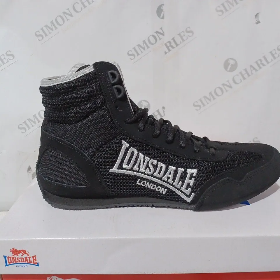 BOXED LONSDALE CONTENDER LOW SHOES - SIZE 9