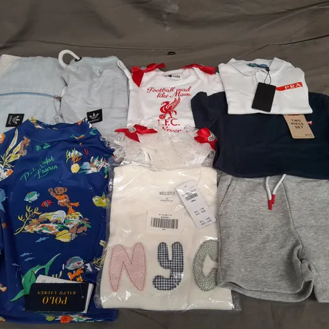 6 ASSORTED KIDS AND INFANT CLOTHING TO INCLUDE LEVIS TWO PIECE SET 24 MONTHS, HOLLISTER TOP SIZE SMALL, POLO RALPH LAUREN TOP, ADIDAS TRACKSUIT