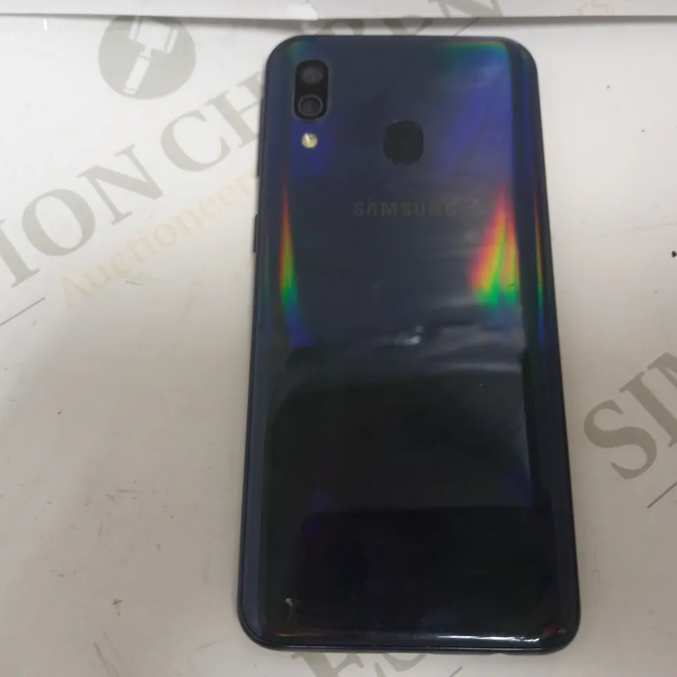 SAMSUNG GALAXY A40