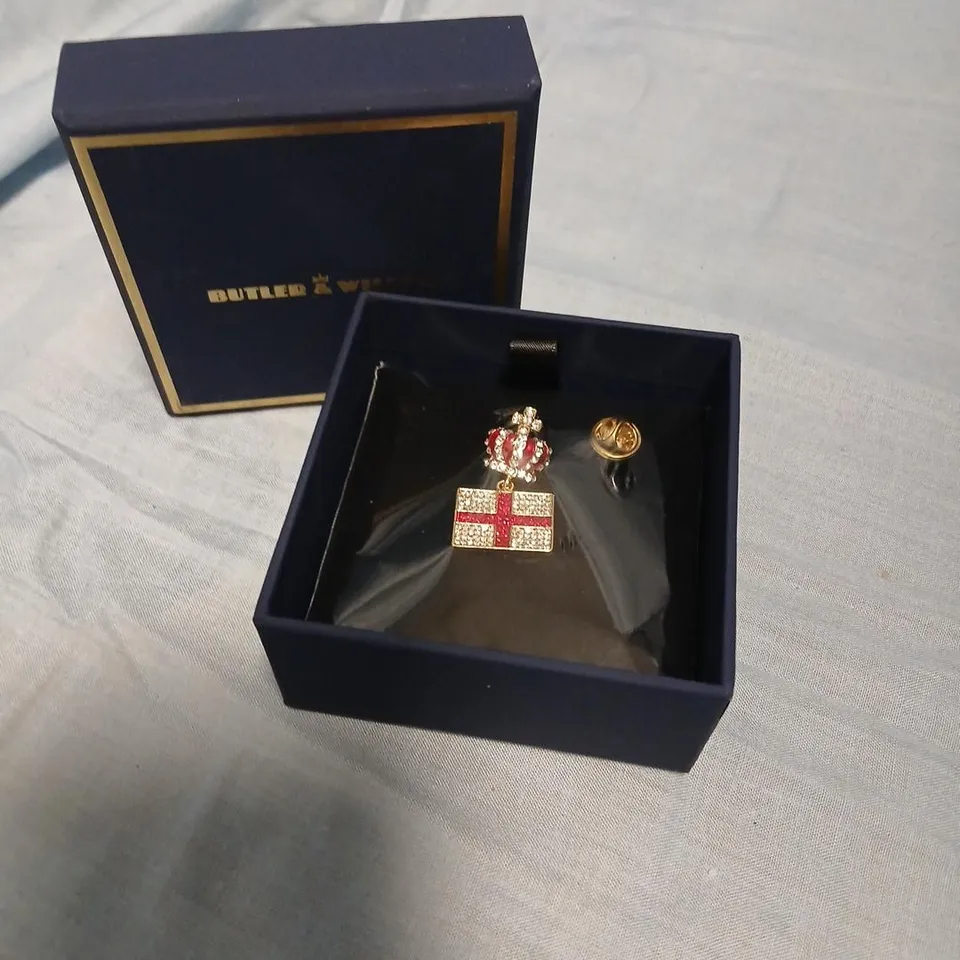 BUTLER & WILSON ENGLAND FLAG CROWN PIN BADGE