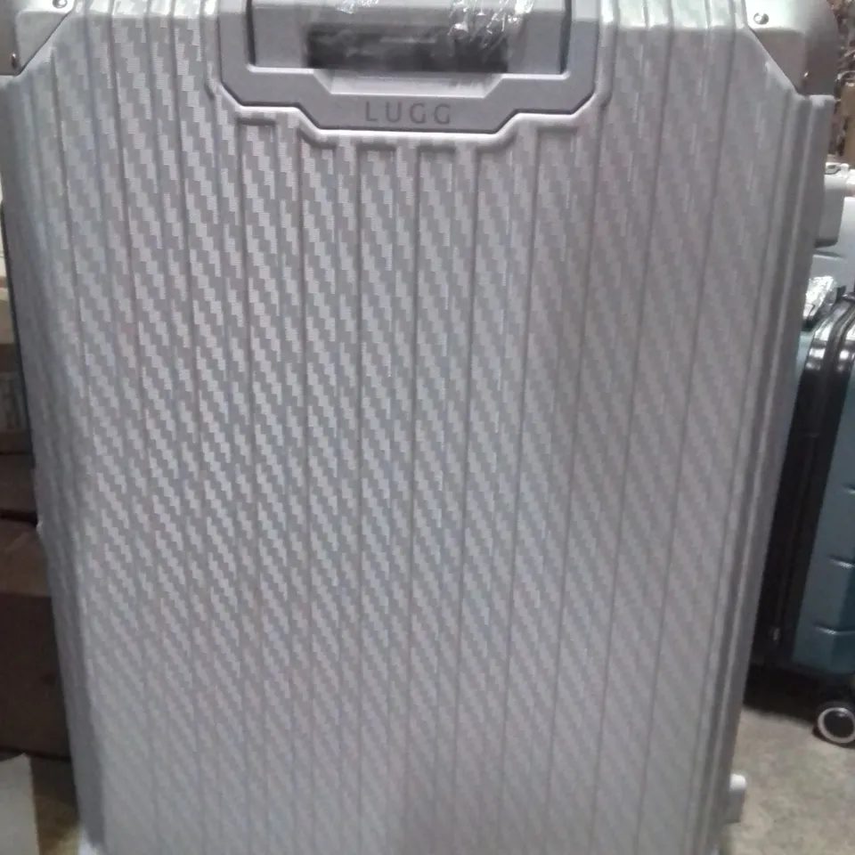 LUGG TRAVEL SUITCASE
