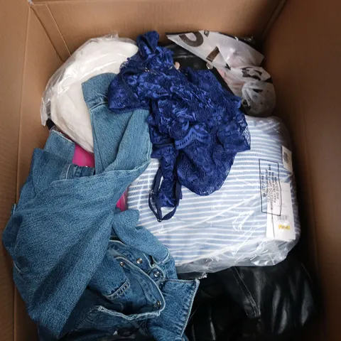 LARGE BOX OF APPROXIMATELY 20 ASSORTED CLOTHING ITEMS IN VARIOUS SIZES, STYLES AND COLOUR