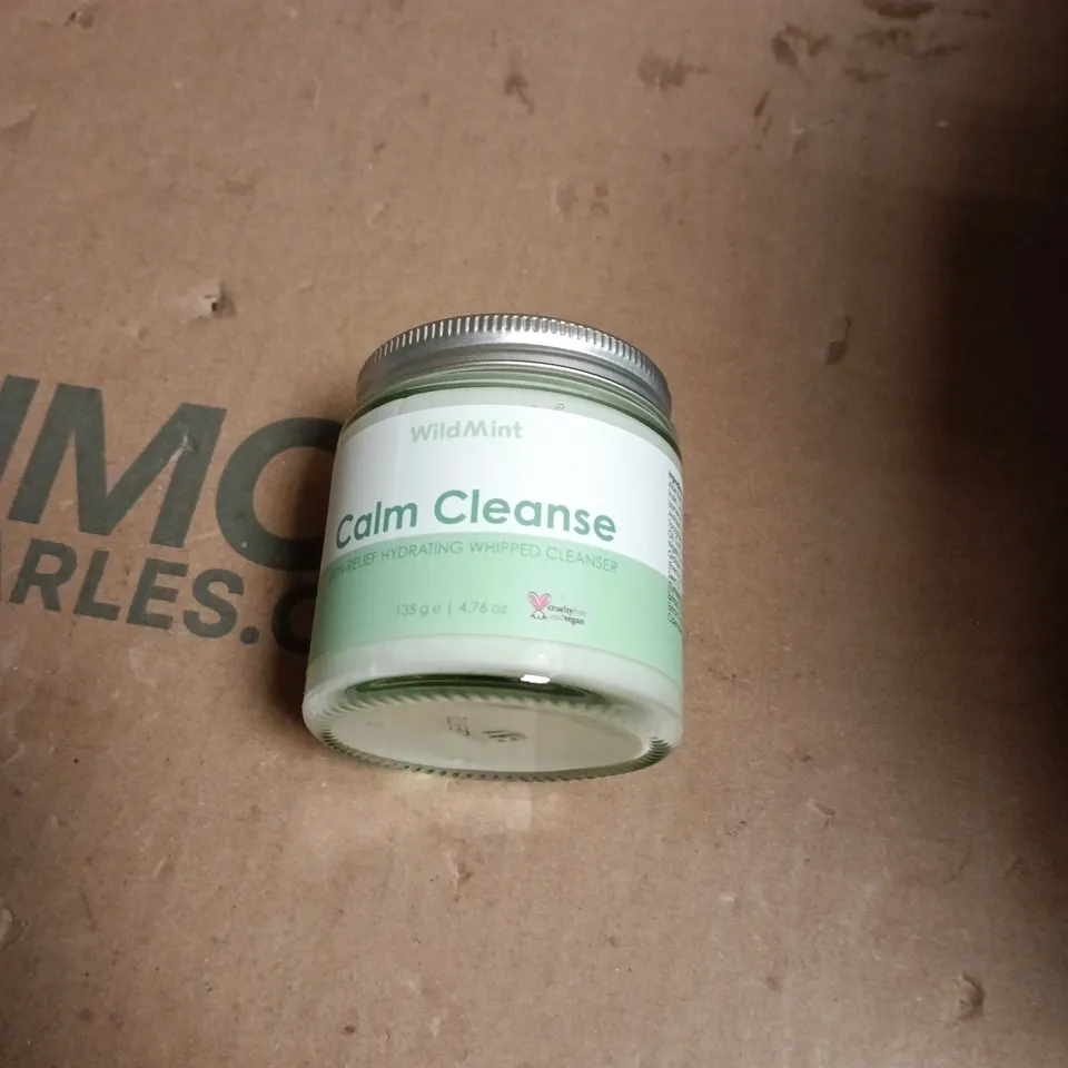 APPROXIMATELY 20 ASSORTED COSMETIC ITEMS INCLUDING WILD MINT CALM CLEANSE , GRUUM FACE SUNSCREEN AND MIO BODY BUTTER 