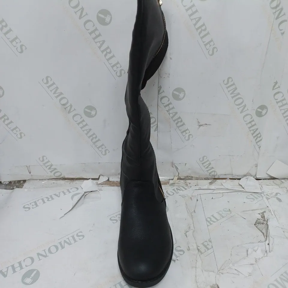 LOT OF 7 PAIRS OF LADIES KNEE HIGH BOOTS