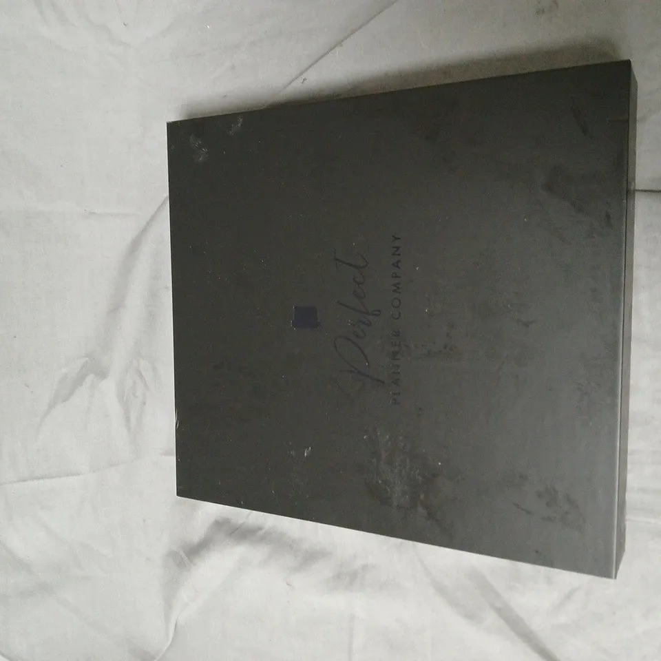 PERFECT PLANNER COMPANY MOMENTUM LUXURY BUSINESS & LIFESTYLE PLANNER 2026 – ELEGANCE