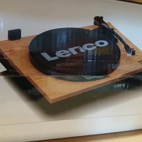 BOXED LENCO TURNTABLE WITH BLUETOOTH - LS-300WD V2