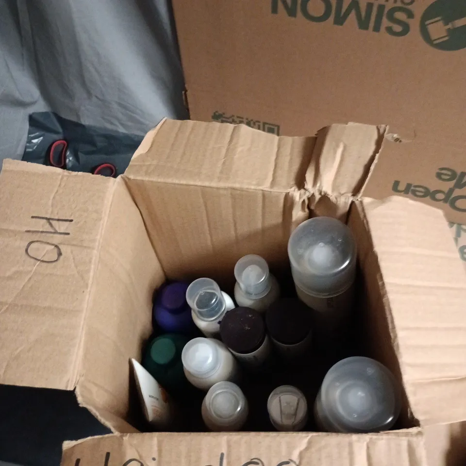 BOX OF APPROXIMATELY 15 ASSORTED ELGON PRODUCTS TO INCLUDE: SHAMPOO AND HAIRSPRAY 